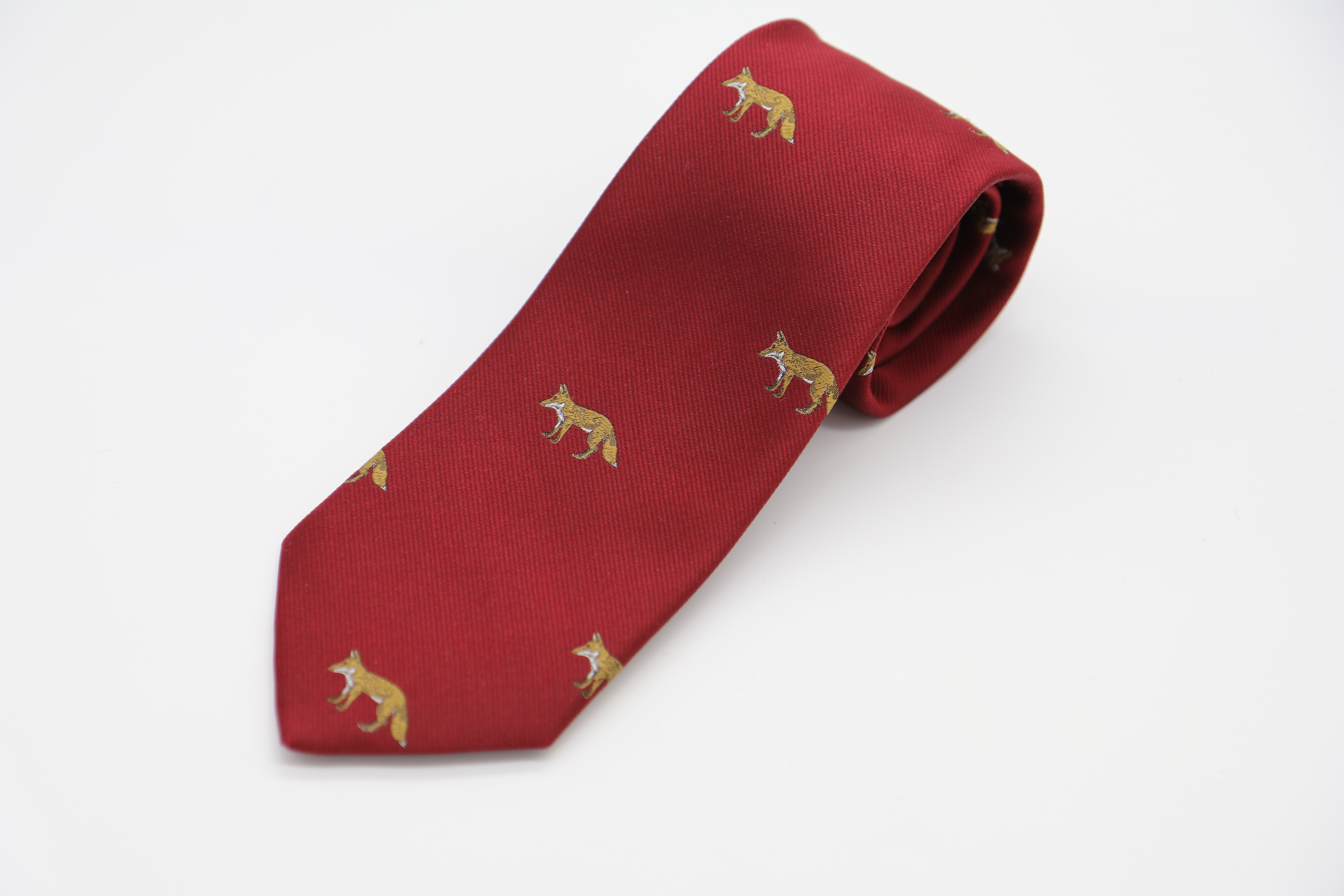 ジビエ柄ネクタイ　エンジ　キツネ