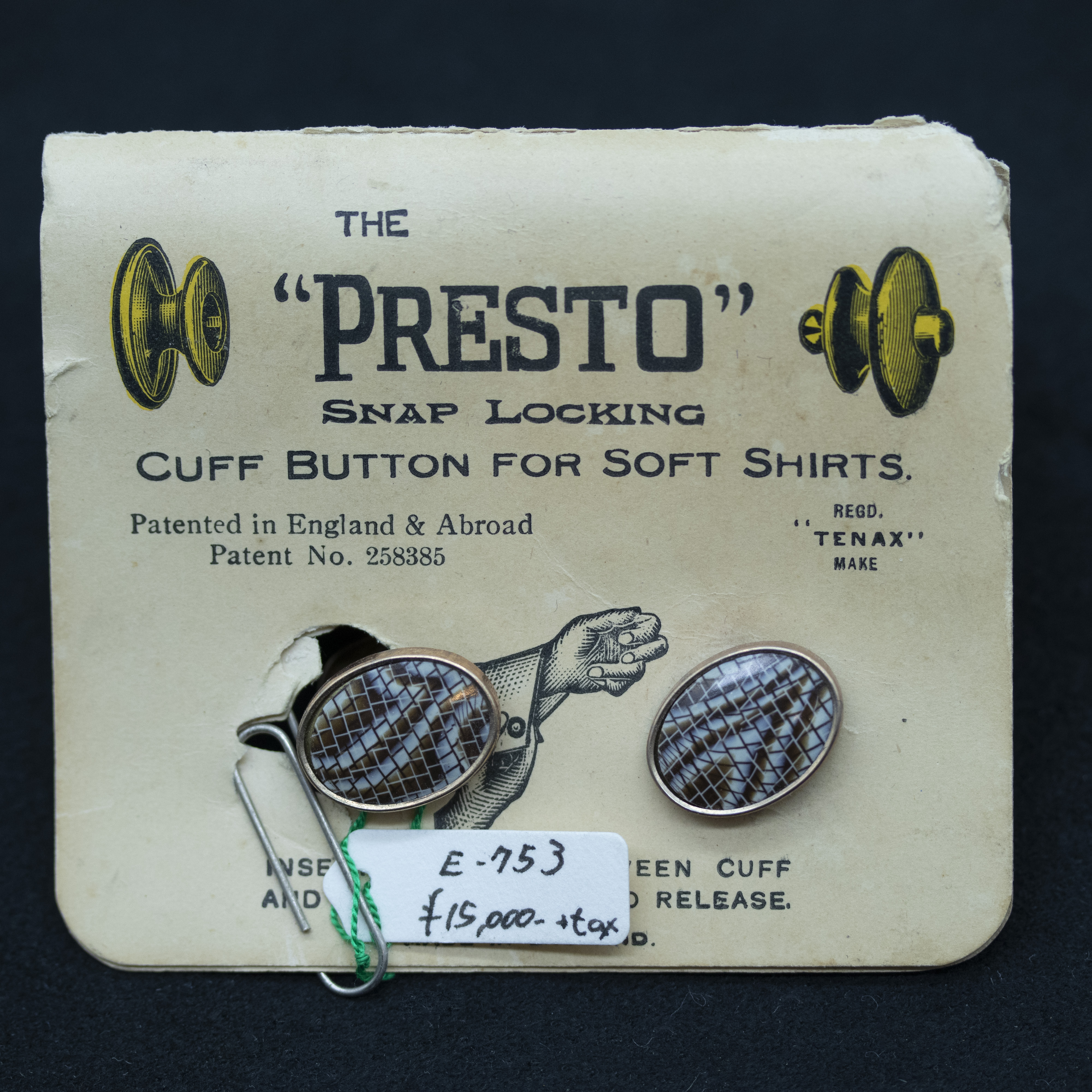 Antique cufflink (e-753)