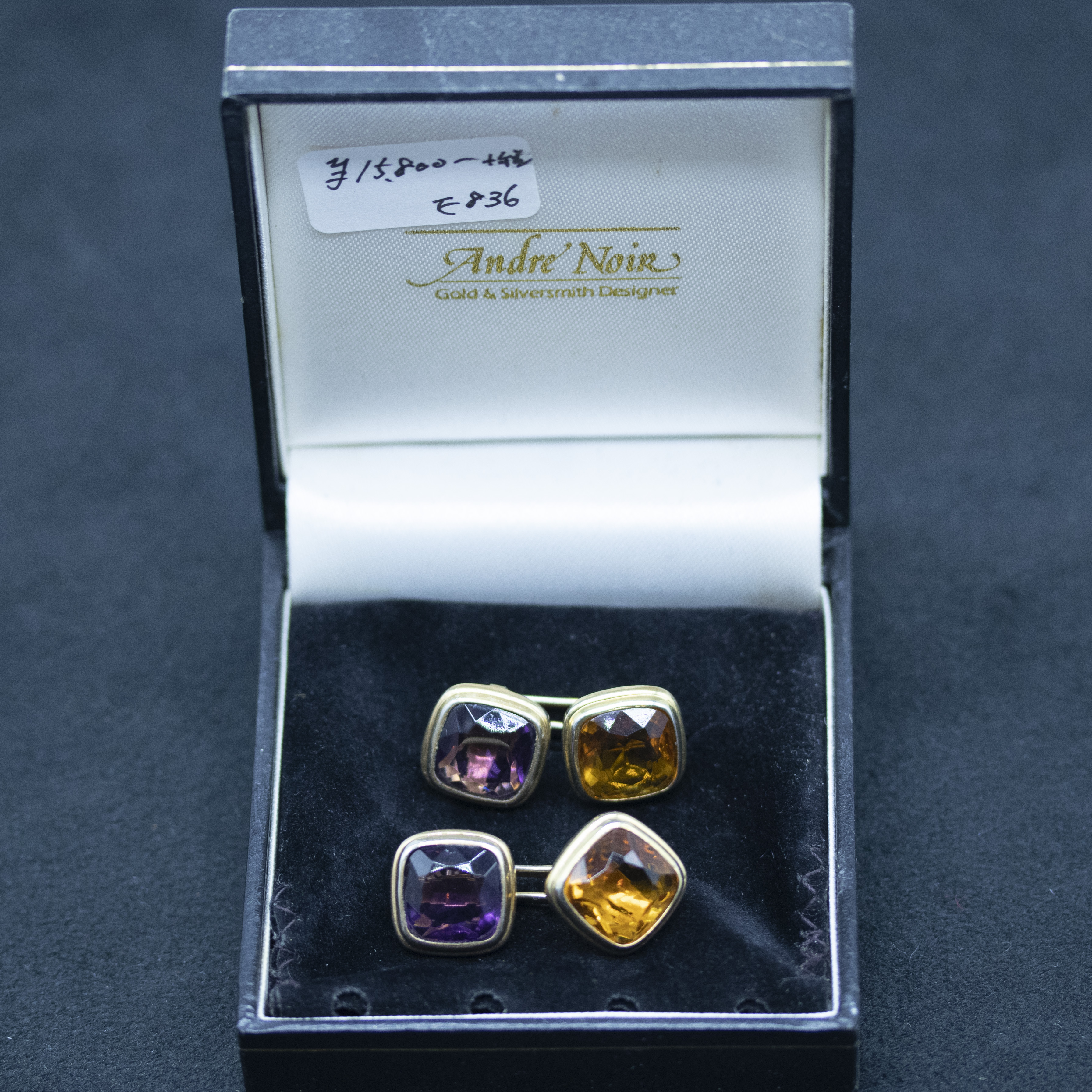 Antique bijou cufflink (e-836)