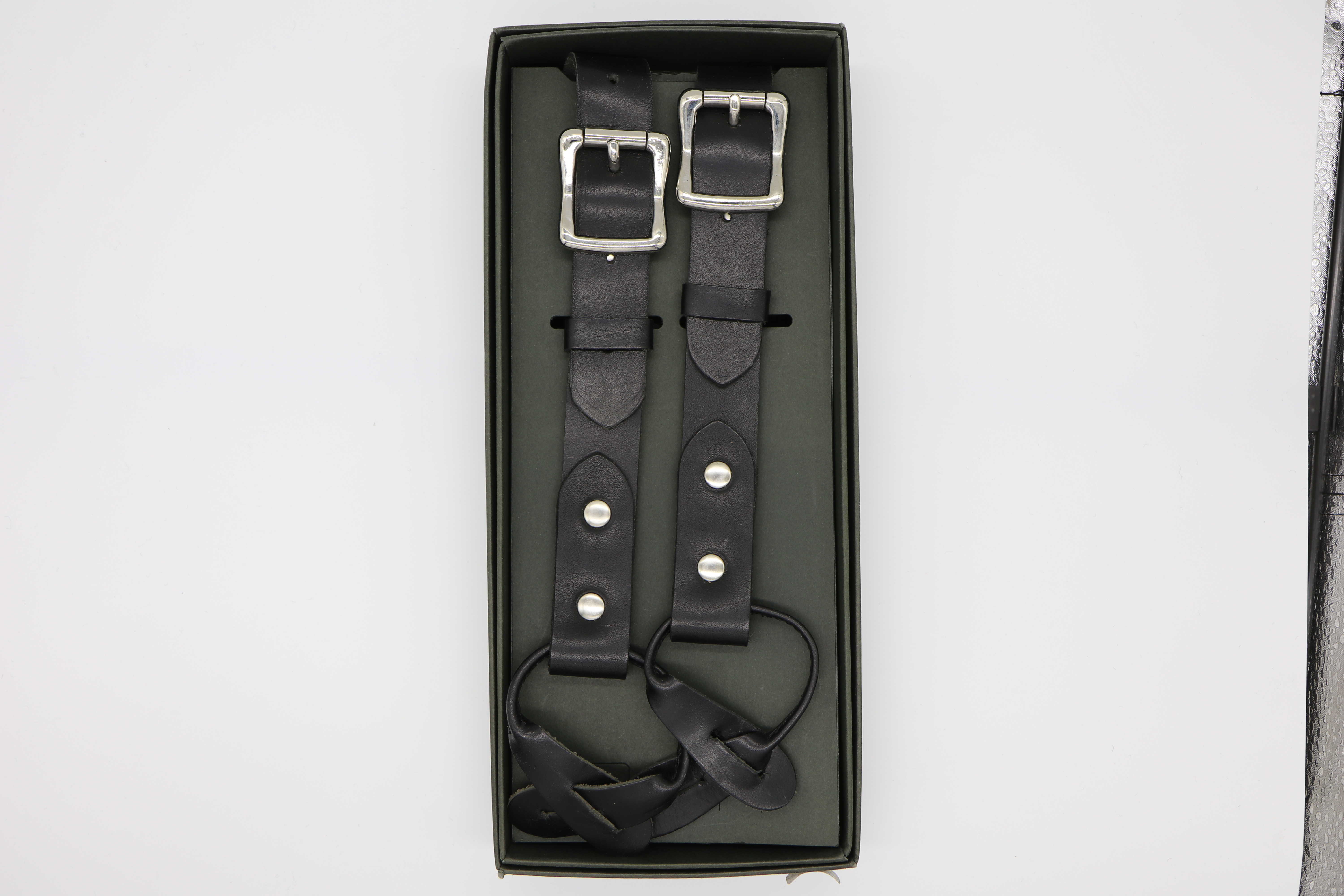 LEATHER BRACES